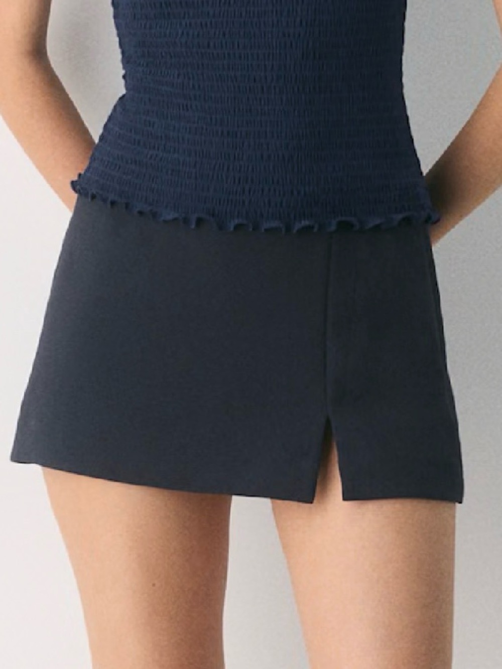NWT Aritzia Crepette Daphne Skort